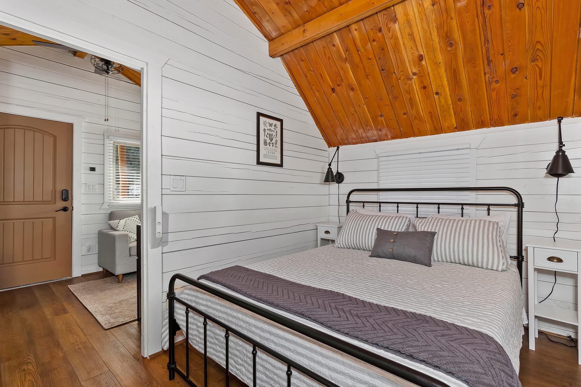 Riversong Retreat Bedroom